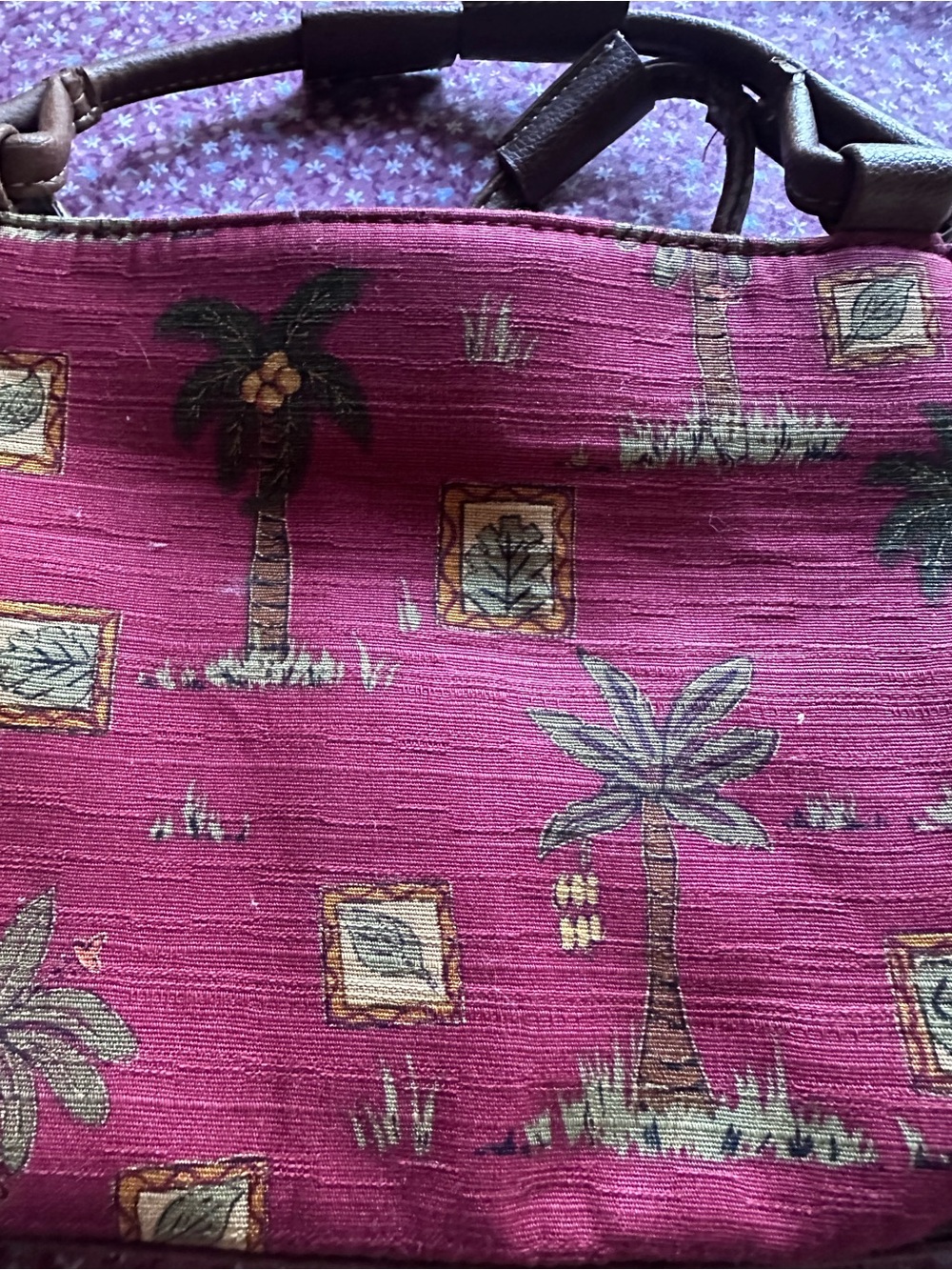 Women's Tropical Print Crossbody Bag in Burgundy - Picture 8 of 8